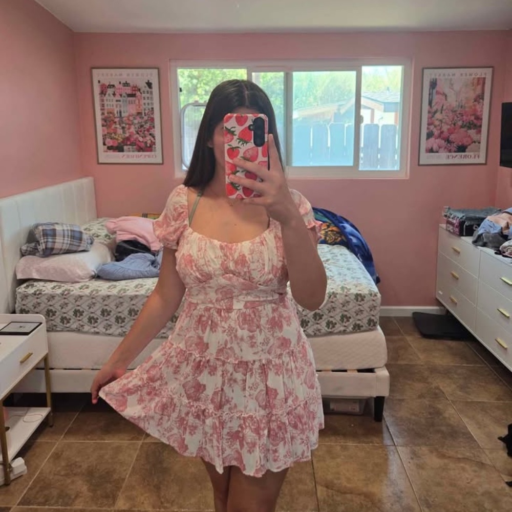 🌸 Francesca’s Pink Floral Mini Dress – Size XS
